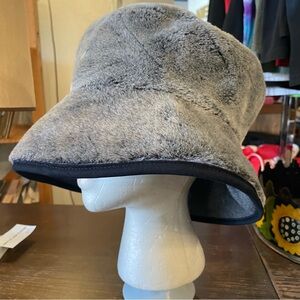 Vintage 90s y2k Preston & York Faux Fur Hat
